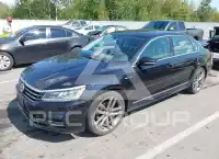 2019 Volkswagen Passat фото