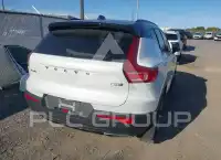 2020 Volvo XC40 фото