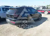 2021 Volvo XC40 photo