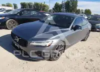 2021 Volvo S60 фото