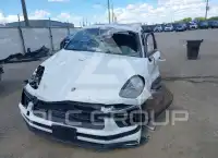 2022 Porsche MACAN photo
