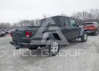2023 Jeep GLADIATOR photo
