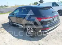 2023 Audi Q4 фото