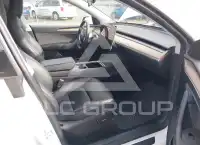 2023 Tesla Model Y фото