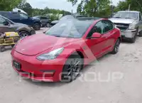 2023 Tesla Model 3 фото
