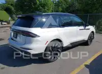 2024 Lincoln NAUTILUS photo