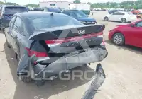 2024 Hyundai Elantra photo