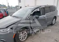 2025 Chrysler PACIFICA photo