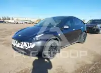 2025 Tesla Model Y фото