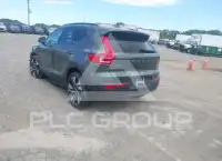 2026 Volvo XC40 фото