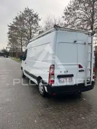 2016 Nissan NV 400