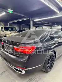 2016 BMW 750