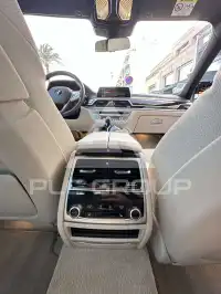 2016 BMW 730
