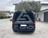 2016 Mercedes Benz V 220