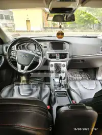 2016 Volvo V40