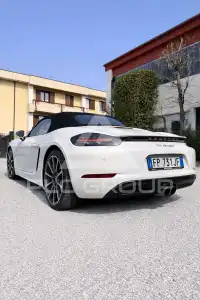 2016 Porsche 718