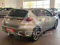 2016 Toyota AURIS