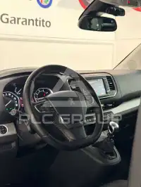 2016 Peugeot Traveller