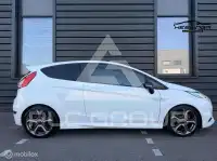 2016 Ford FIESTA