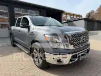 2017 Nissan TITAN