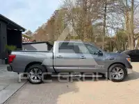 2017 Nissan TITAN