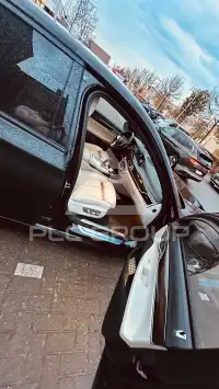 2017 BMW 740