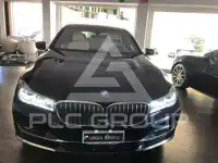 2017 BMW 740