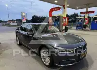 2017 BMW 740