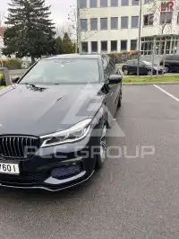 2017 BMW 740