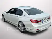 2017 BMW 740