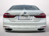 2017 BMW 740