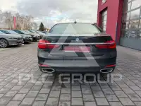 2017 BMW 750