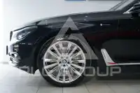 2017 BMW 750