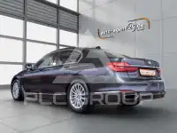 2017 BMW 750