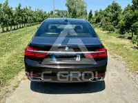 2017 BMW 750