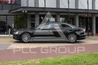 2017 Audi V8