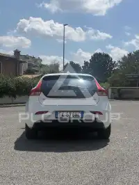 2017 Volvo V40
