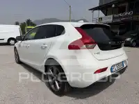2017 Volvo V40