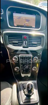 2017 Volvo V40