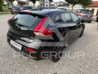 2017 Volvo V40