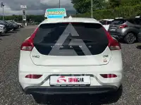 2017 Volvo V40