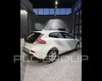 2017 Volvo V40