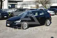 2017 Volvo V40