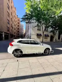 2017 Volvo V40
