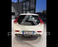 2017 Volvo V40