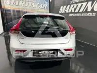 2017 Volvo V40