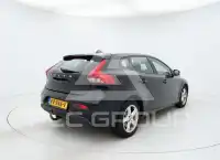 2017 Volvo V40