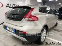 2017 Volvo V40