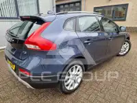 2017 Volvo V40
