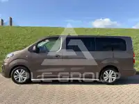 2017 Peugeot Traveller